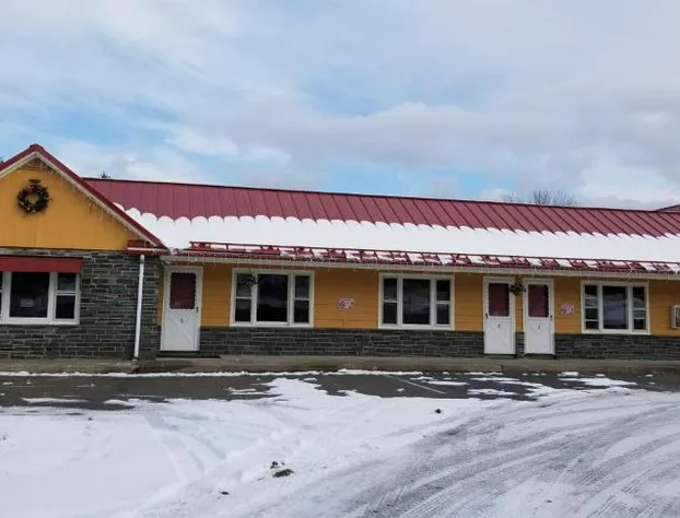 Middlebury Sweets Motel hotel detail image 4