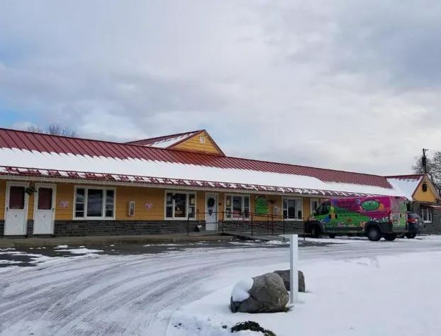 Middlebury Sweets Motel hotel detail image 3