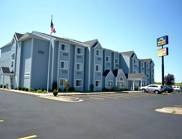 Microtel Inn & Suites by Wyndham Tomah hotel detail image 4