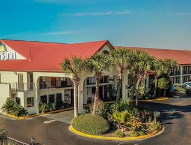 Days Inn by Wyndham Destin hotel detail image 1