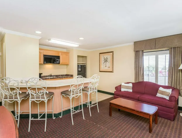 Days Inn by Wyndham Destin hotel detail image 3