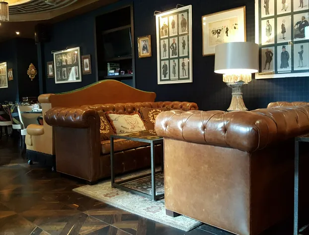 Windsor Arms Hotel hotel detail image 4