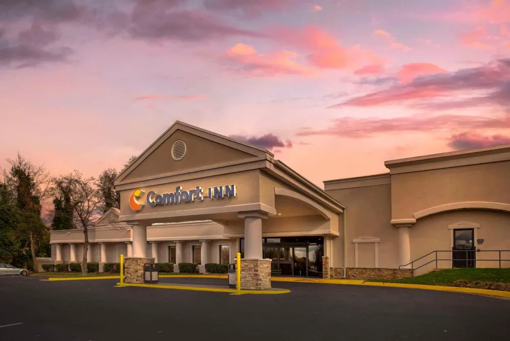 Comfort Inn Monticello hotel hero