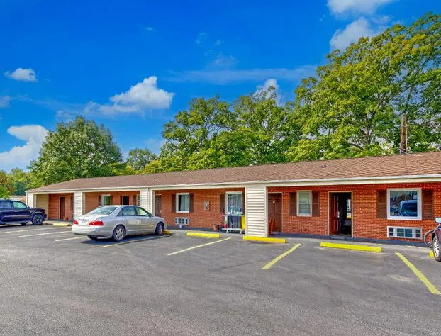 OYO Palm Leaf Motel hotel detail image 2