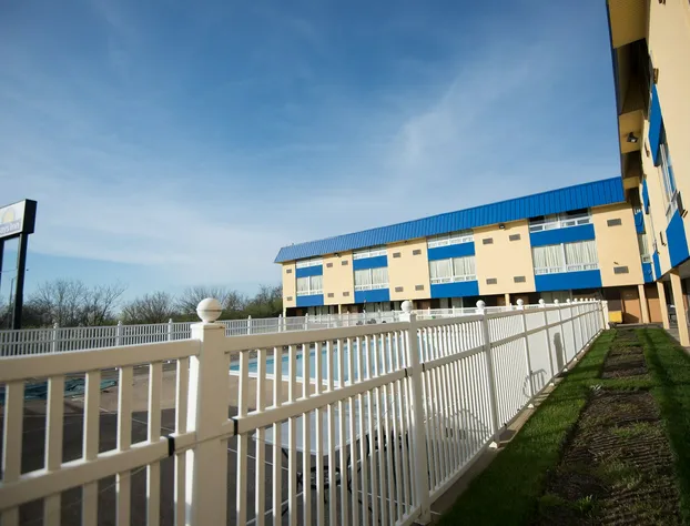 Days Inn by Wyndham Fort Wright Cincinnati Area hotel detail image 2