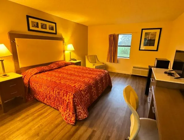 Country Host Inn hotel detail image 1