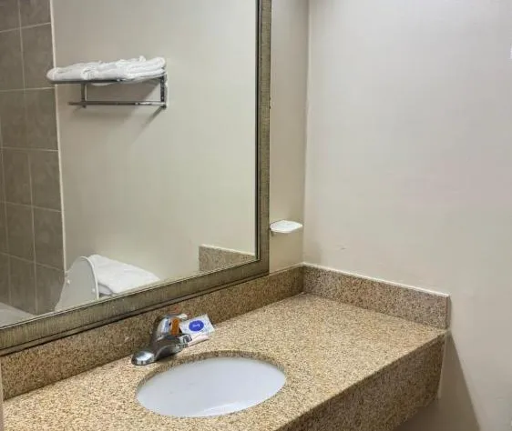 Country Host Inn hotel detail image 4