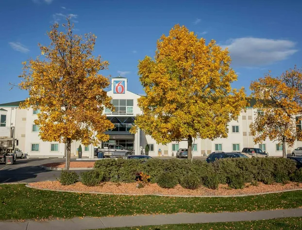 Motel 6 Saskatoon, SK hotel detail image 1