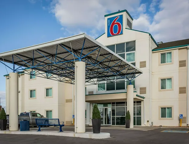 Motel 6 Saskatoon, SK hotel detail image 3