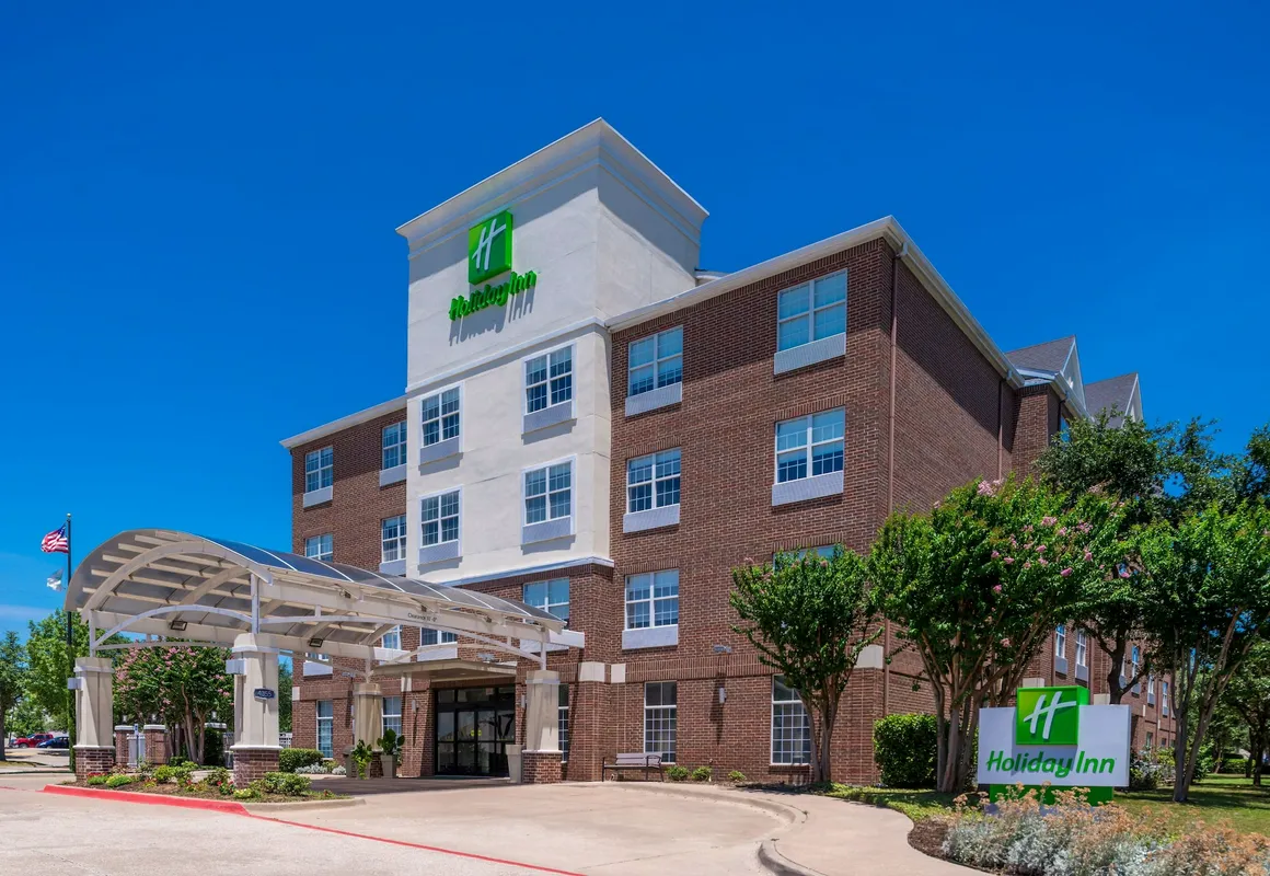 Holiday Inn & Suites Dallas-Addison by IHG hotel hero