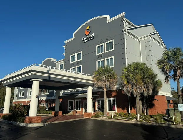 Comfort Inn & Suites North Charleston - Northwoods hotel detail image 1