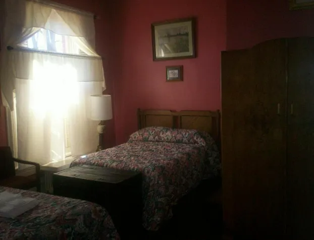 Ubon Thai Victorian Inn & Restaurant hotel detail image 1