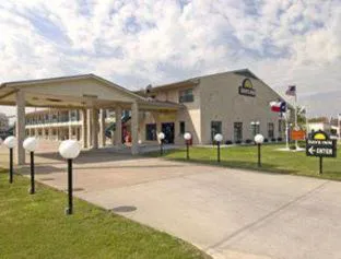 Days Inn by Wyndham Canton hotel detail image 1