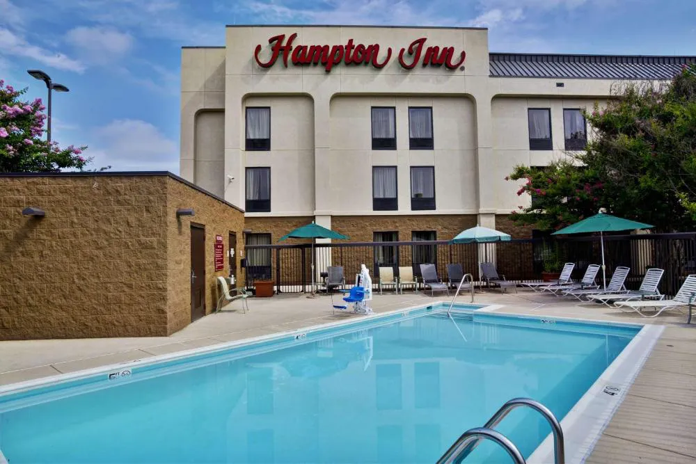 Hampton Inn Bowie hotel hero