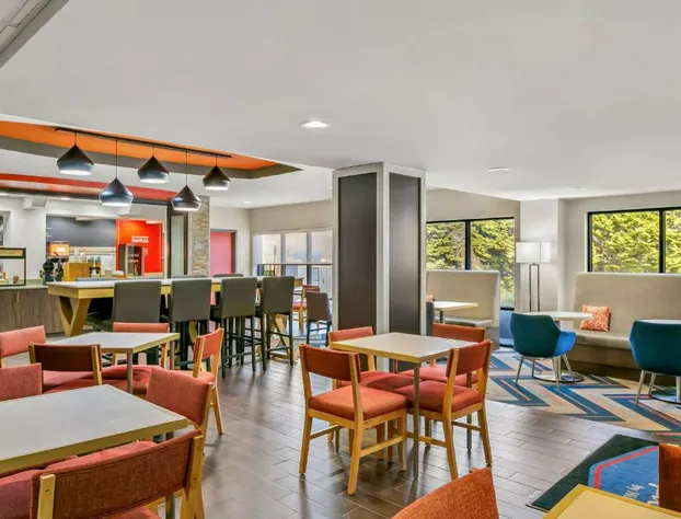 Hampton Inn Bowie hotel detail image 4