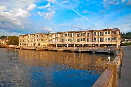 Silver Cloud Inn - Mukilteo Waterfront hotel detail image 3