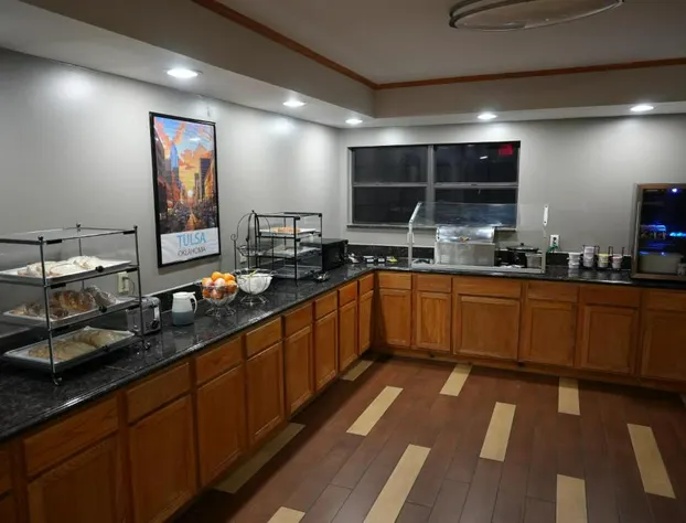 Ramada by Wyndham Tulsa Broken Arrow hotel detail image 3