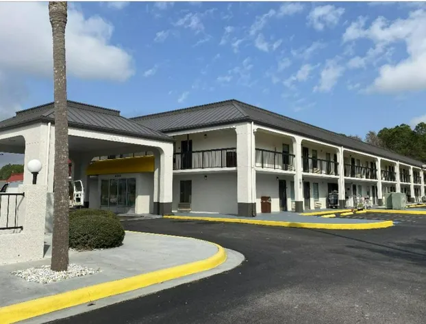 Days Inn by Wyndham Moss Point Pascagoula hotel detail image 2