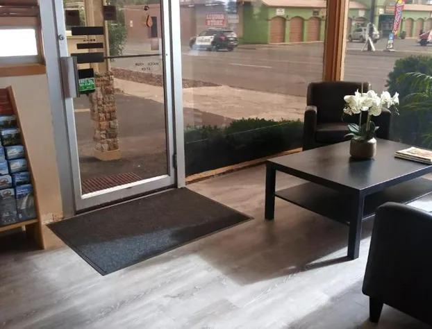 Holiday Lodge Yakima hotel detail image 1