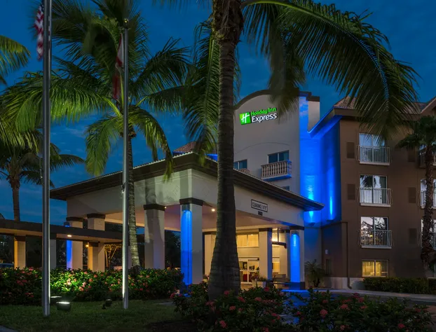 Holiday Inn Express Hotel Naples Downtown - 5th Avenue hotel detail image 1