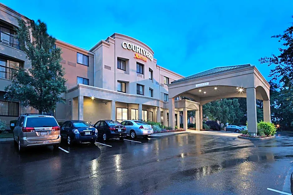 Courtyard by Marriott Providence Warwick hotel hero