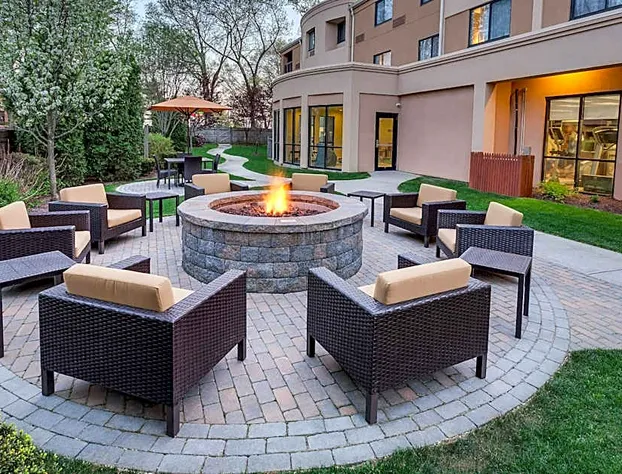 Courtyard by Marriott Providence Warwick hotel detail image 1