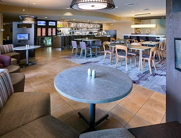 Courtyard by Marriott Providence Warwick hotel detail image 4