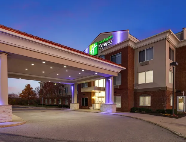Holiday Inn Express & Suites Detroit - Farmington Hills by IHG hotel detail image 2
