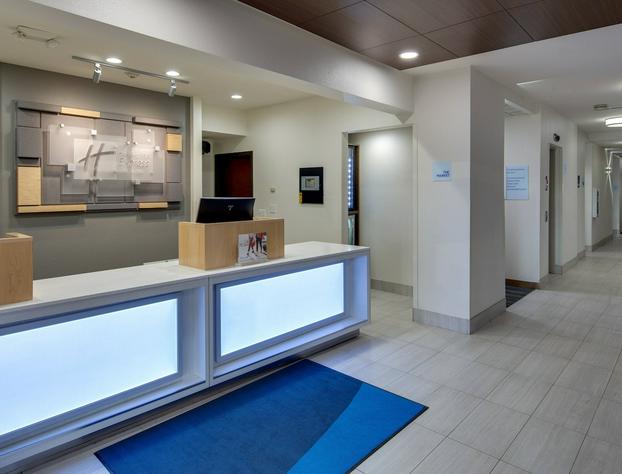 Holiday Inn Express & Suites Detroit - Farmington Hills, an IHG Hotel hotel detail image 4