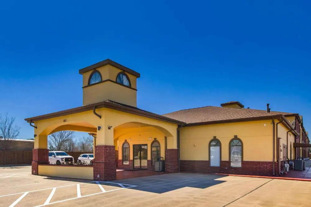 Quality Inn Bay City TX hotel hero