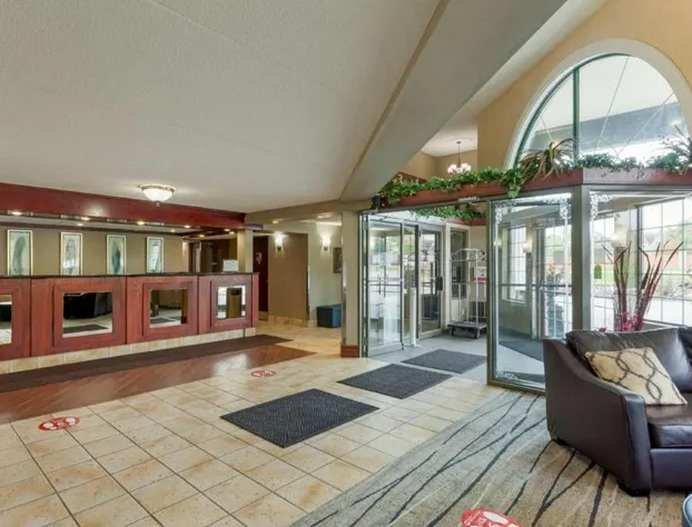 Best Western Plus Orillia Hotel hotel detail image 1