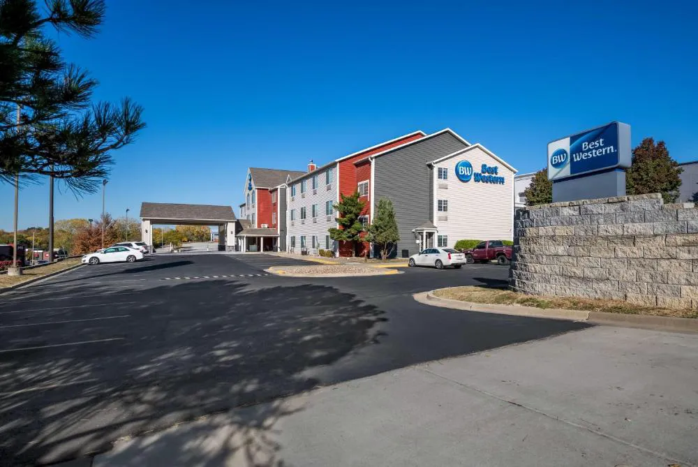 Best Western Worlds of Fun Inn & Suites hotel hero