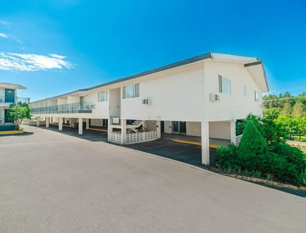 Pullman Garden Inn hotel detail image 1