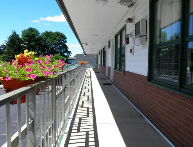 Travelers Inn hotel detail image 3