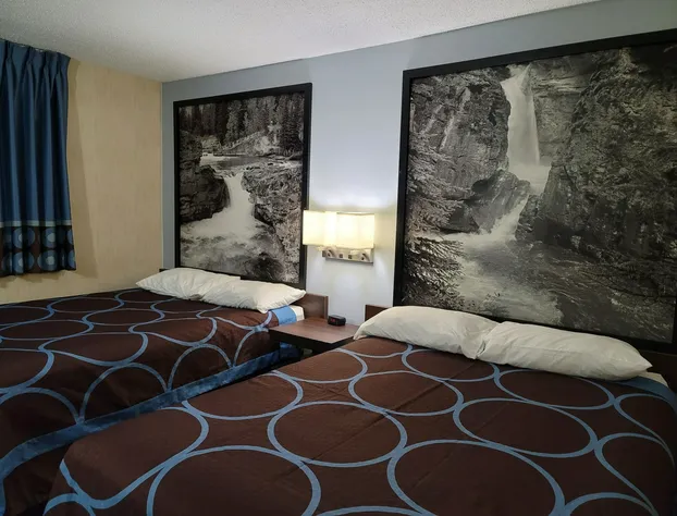 Super 8 by Wyndham Red Deer hotel detail image 2