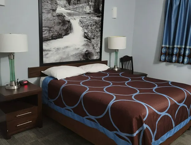 Super 8 by Wyndham Red Deer hotel detail image 4