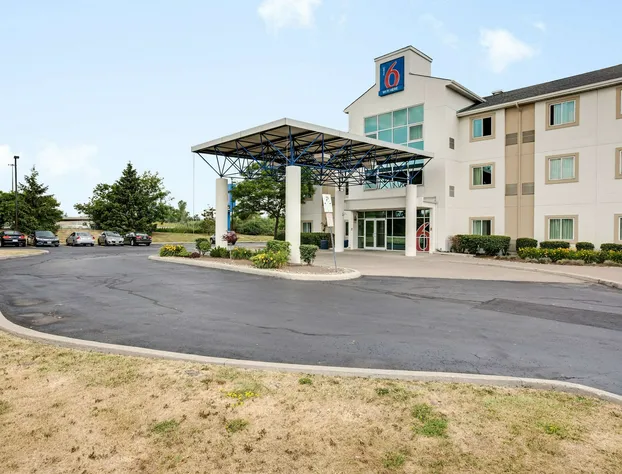 Motel 6 Brampton, ON - Toronto hotel detail image 1