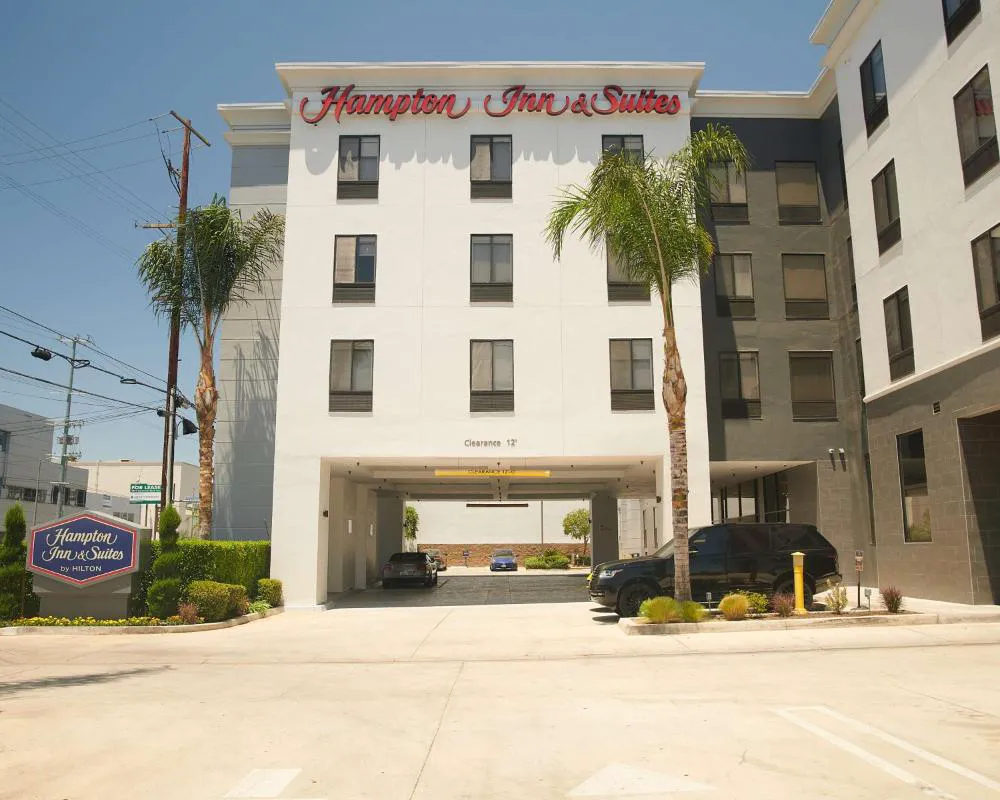 Hampton Inn & Suites Los Angeles/Sherman Oaks hotel hero