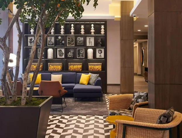 Hampton Inn & Suites Los Angeles/Sherman Oaks hotel detail image 3