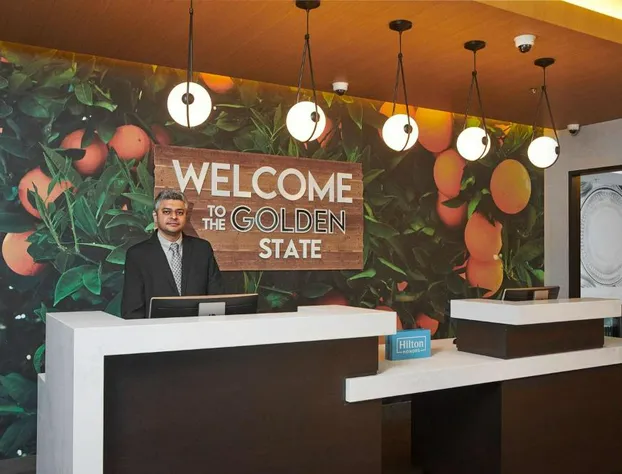 Hampton Inn & Suites Los Angeles/Sherman Oaks hotel detail image 2