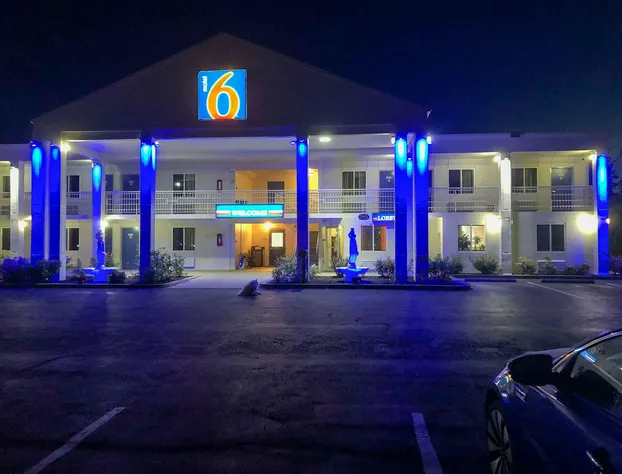 Motel 6 Martinsburg, Wv hotel detail image 1