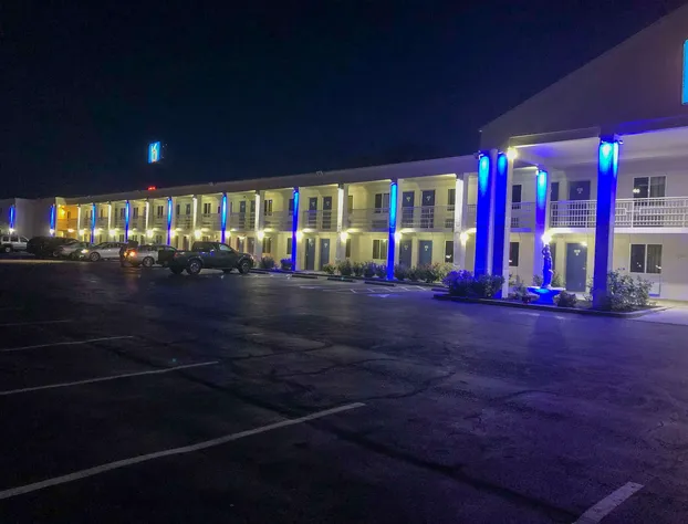 Motel 6 Martinsburg, Wv hotel detail image 2