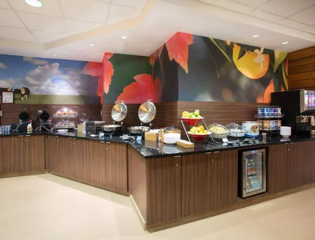 Fairfield Inn & Suites by Marriott Boston Milford hotel detail image 2