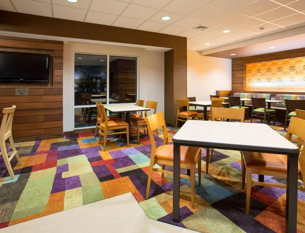 Fairfield Inn & Suites by Marriott Boston Milford hotel detail image 4