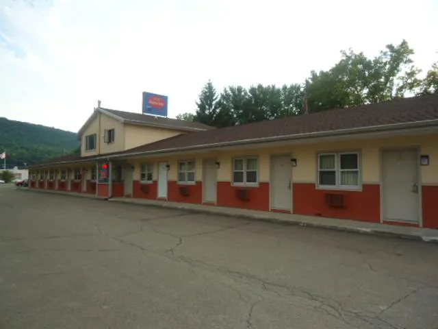 Relax Inn Elmira hotel hero