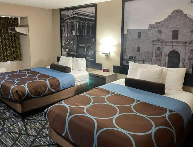 Super 8 by Wyndham San Antonio Downtown NE hotel detail image 4
