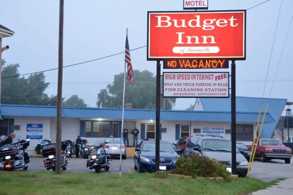 Budget Inn Marinette hotel hero