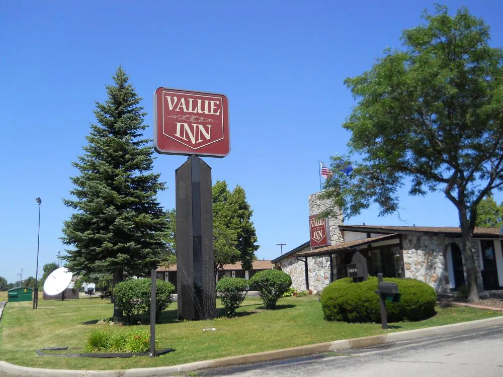 Value Inn Milwaukee Airport South hotel hero