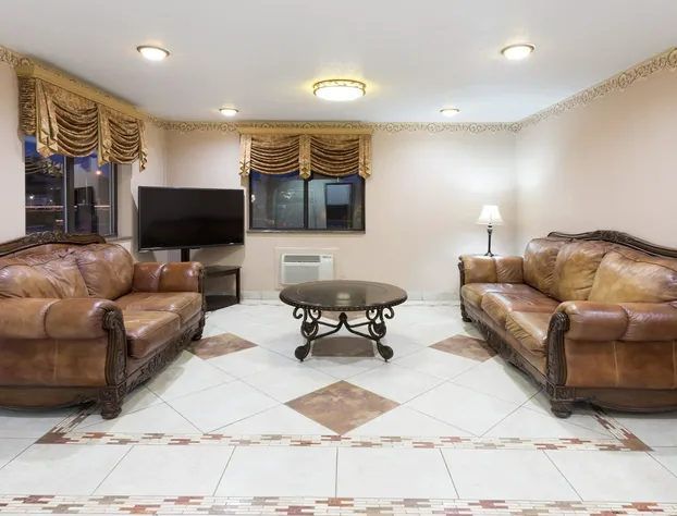 Super 8 by Wyndham Rock Falls Sterling Area hotel detail image 2