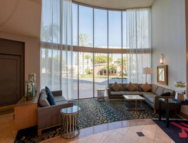 Anaheim Marriott Suites hotel detail image 3